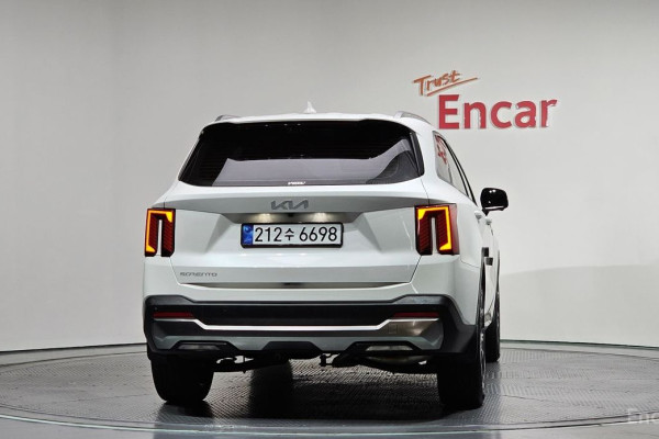 2025 Kia Sorento с пробегом 8 124 км
