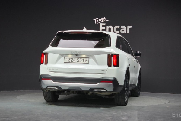 2023 Kia Sorento с пробегом 45 319 км
