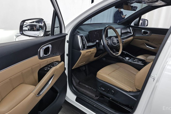 2025 Kia Sorento с пробегом 8 124 км