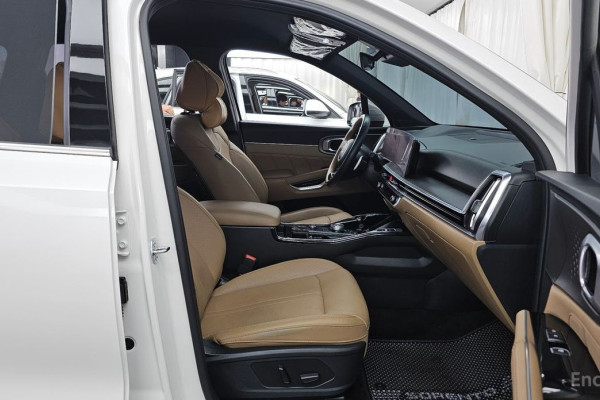 2025 Kia Sorento с пробегом 8 124 км