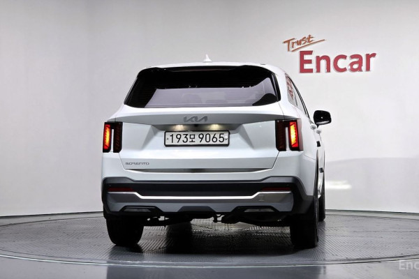 2024 Kia Sorento с пробегом 14 011 км