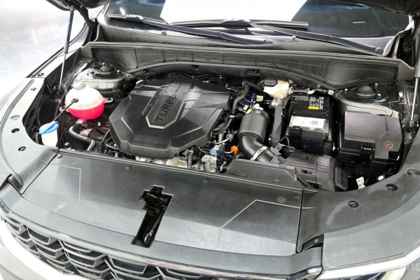 2023 Kia Sorento с пробегом 14 042 км