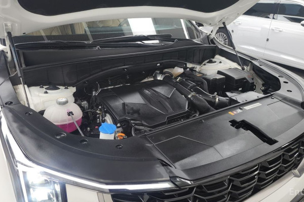 2024 Kia Sorento с пробегом 15 418 км