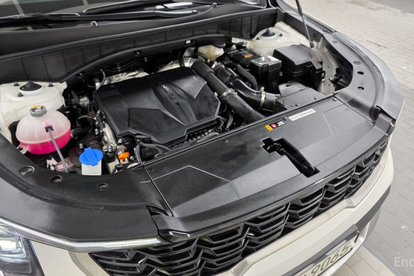 2024 Kia Sorento с пробегом 14 011 км