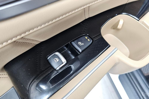 2025 Kia Sorento с пробегом 8 124 км