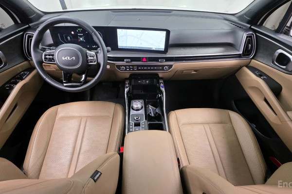2024 Kia Sorento с пробегом 14 011 км