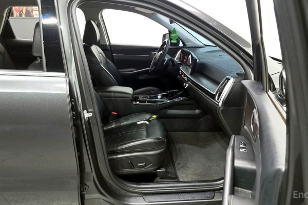 2023 Kia Sorento с пробегом 14 042 км