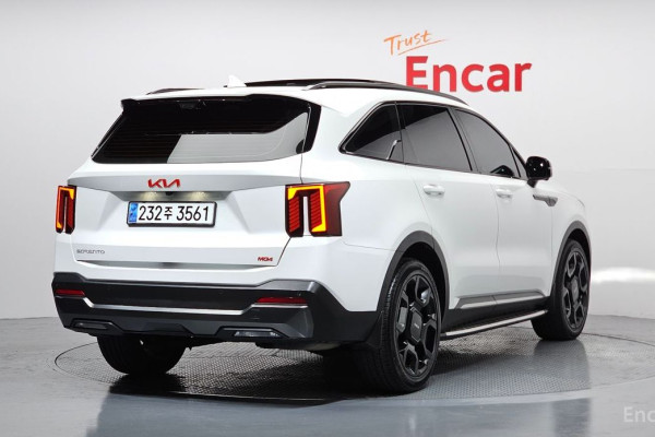 2023 Kia Sorento с пробегом 25 381 км