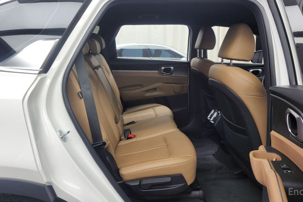 2024 Kia Sorento с пробегом 15 418 км