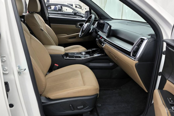 2024 Kia Sorento с пробегом 14 011 км