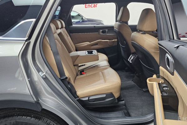 2024 Kia Sorento с пробегом 16 941 км