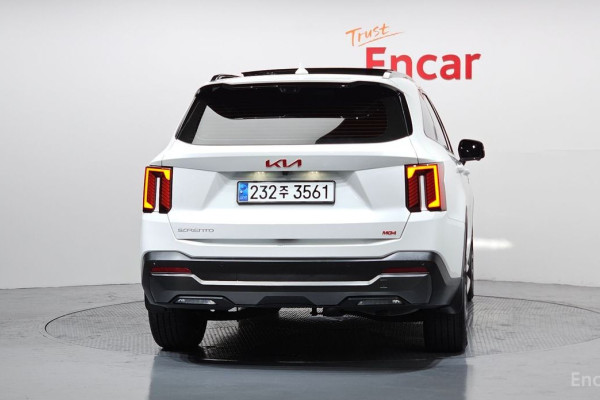 2023 Kia Sorento с пробегом 25 381 км