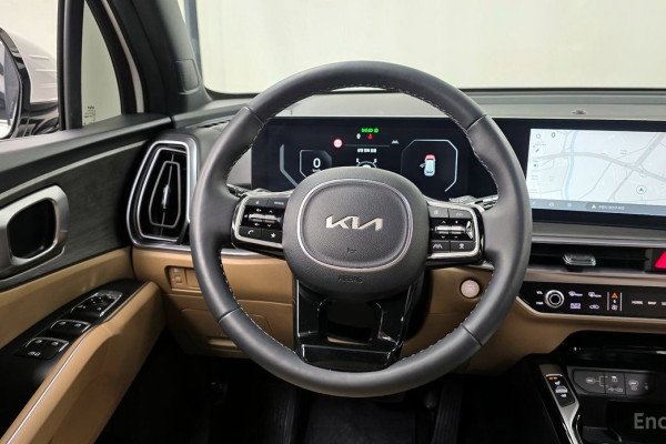 2024 Kia Sorento с пробегом 14 011 км