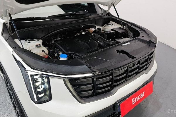 2023 Kia Sorento с пробегом 25 381 км