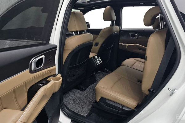 2023 Kia Sorento с пробегом 18 872 км