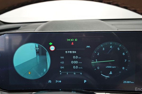 2023 Kia Sorento с пробегом 25 381 км