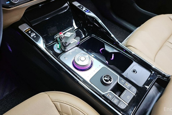 2023 Kia Sorento с пробегом 25 381 км