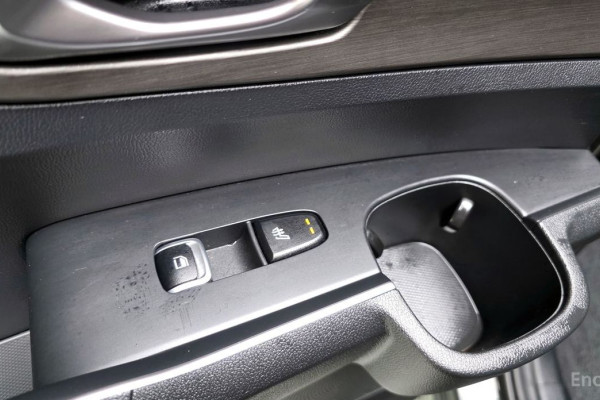 2023 Kia Sorento с пробегом 14 042 км