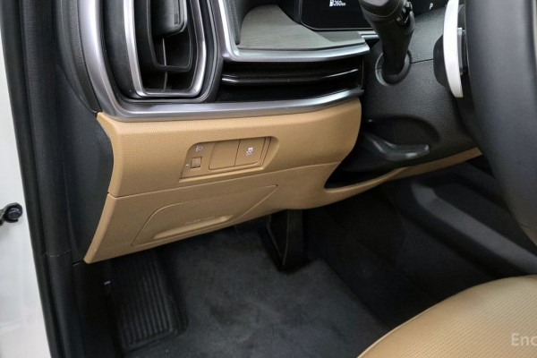 2024 Kia Sorento с пробегом 14 011 км