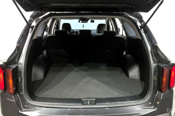 2023 Kia Sorento с пробегом 14 042 км