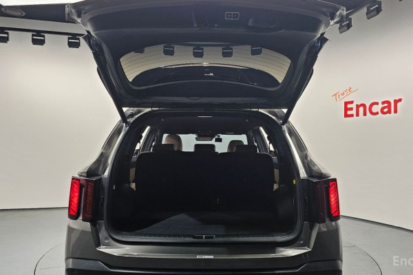 2024 Kia Sorento с пробегом 16 941 км