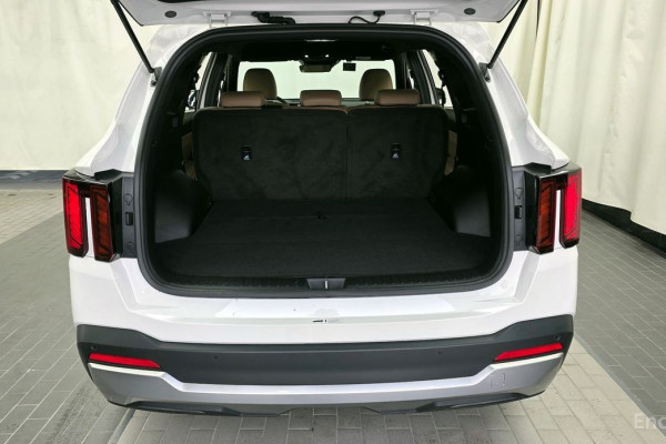 2024 Kia Sorento с пробегом 14 011 км