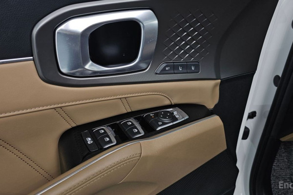 2023 Kia Sorento с пробегом 18 872 км