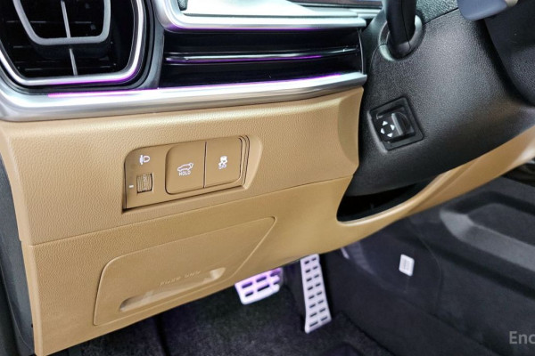 2023 Kia Sorento с пробегом 25 381 км