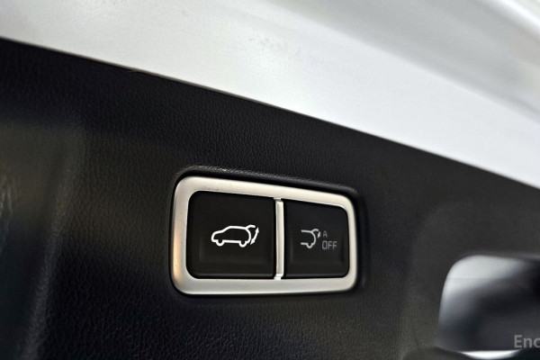 2023 Kia Sorento с пробегом 25 381 км