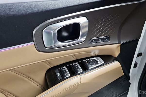 2023 Kia Sorento с пробегом 25 381 км