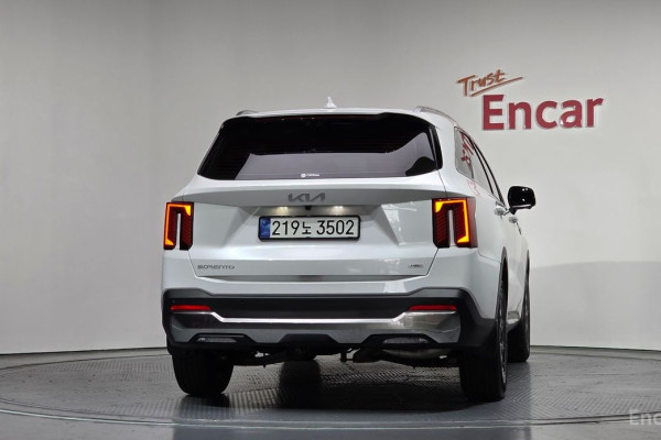 2025 Kia Sorento с пробегом 10 553 км