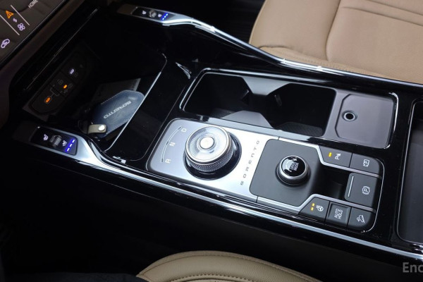 2025 Kia Sorento с пробегом 8 875 км