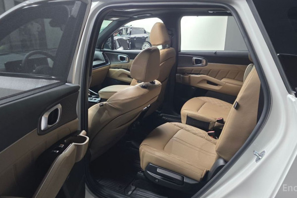 2025 Kia Sorento с пробегом 8 875 км