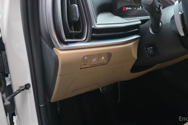 2025 Kia Sorento с пробегом 8 875 км