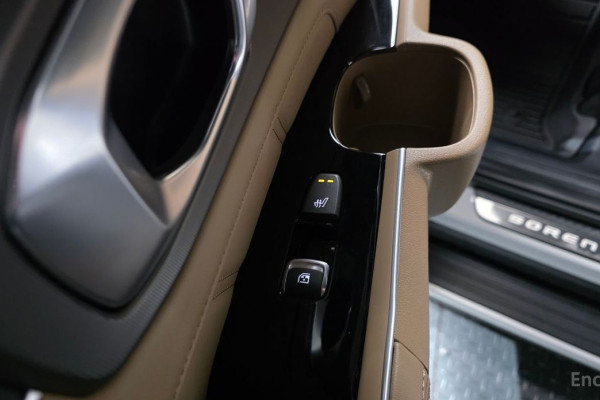 2025 Kia Sorento с пробегом 8 875 км