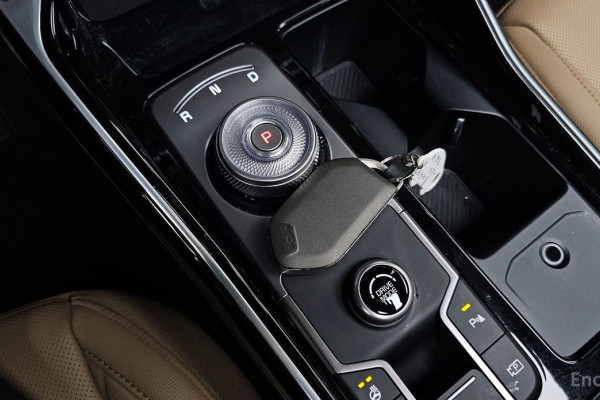 2025 Kia Sorento с пробегом 8 079 км