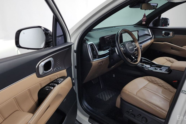 2024 Kia Sorento с пробегом 27 585 км