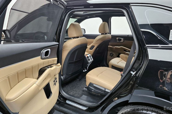 2025 Kia Sorento с пробегом 8 079 км