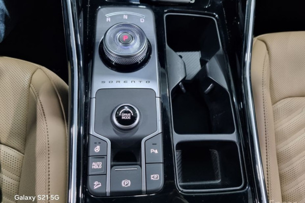 2024 Kia Sorento с пробегом 9 335 км