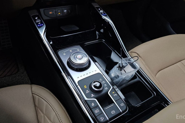 2025 Kia Sorento с пробегом 3 709 км