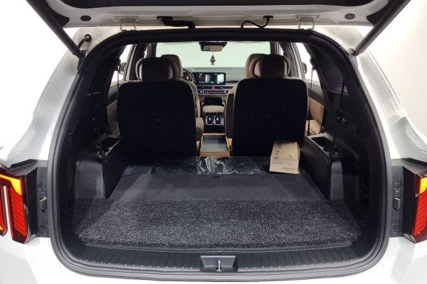 2024 Kia Sorento с пробегом 27 585 км