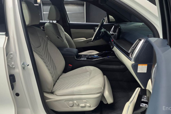 2023 Kia Sorento с пробегом 23 293 км