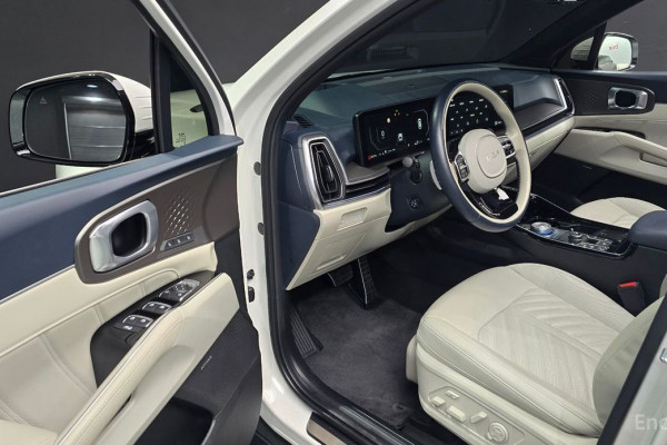 2023 Kia Sorento с пробегом 23 293 км