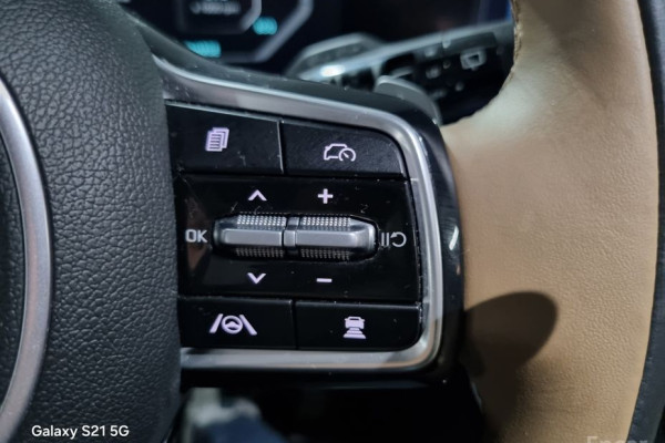 2024 Kia Sorento с пробегом 9 335 км