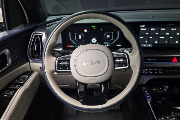 2023 Kia Sorento с пробегом 23 293 км