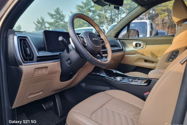 2024 Kia Sorento с пробегом 9 335 км