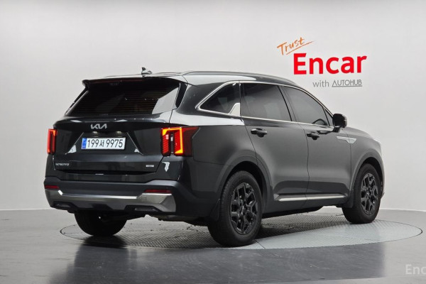 2025 Kia Sorento с пробегом 10 842 км