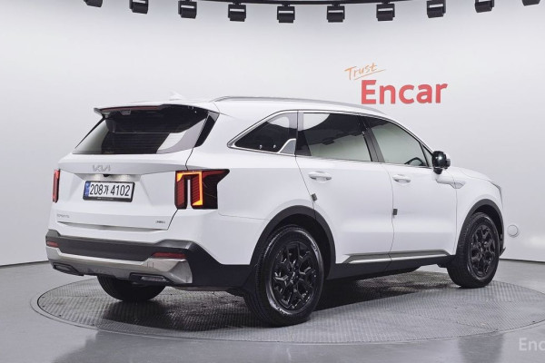 2025 Kia Sorento с пробегом 9 963 км