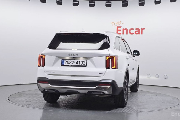 2025 Kia Sorento с пробегом 9 963 км