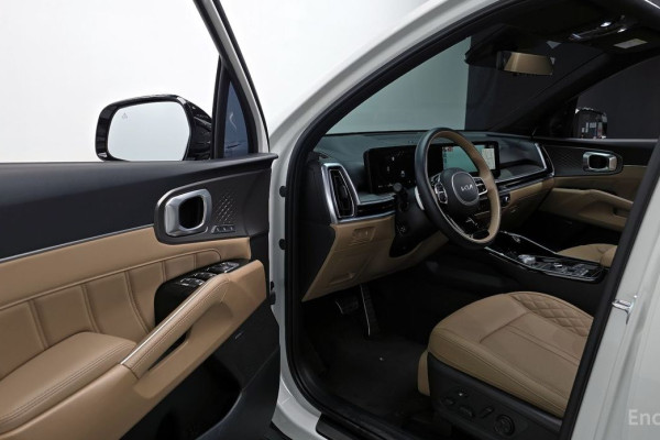 2024 Kia Sorento с пробегом 13 315 км